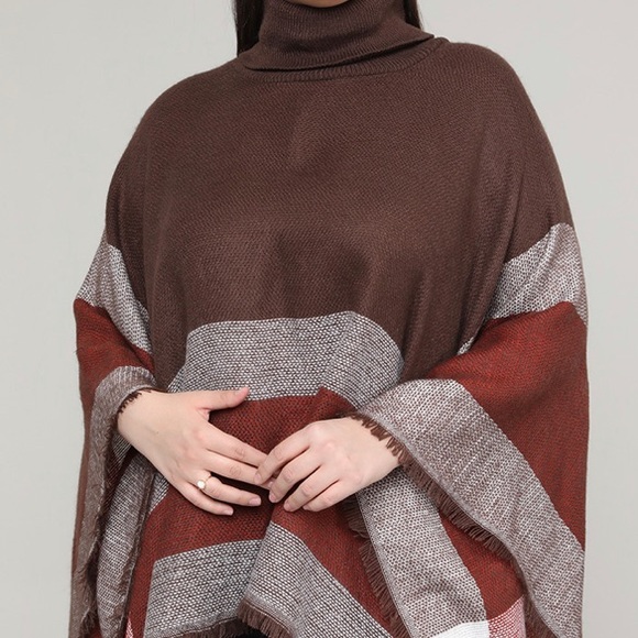 Pull Over Poncho - Picture 7 of 7